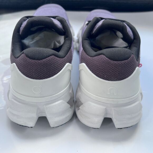 On Running | Women's Cloudflyer 4 | Shark / Pearl | Sz W6 | 71.98092 | Pre-owned - Picture 4 of 13